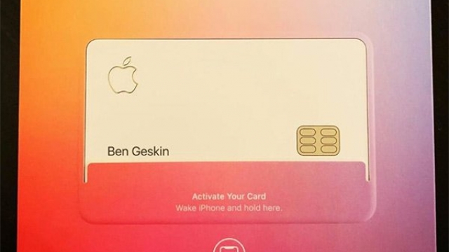 Apple Card Packaging Photos Leak Ahead Of Launch As Employees Receive Their Cards #fb http://bit.ly/2vVoXD8
